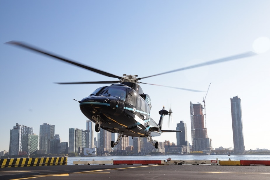 HeliFlite Sikorsky s76 helicopter charter to the Hamptons